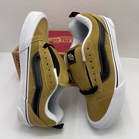 Vans Men’s Ochre and Black Skate Knu Skool
Suede Antelope
VN0009QC5QJ Sneakers - Picture 11 of 16